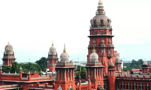 போலீசார் சிவில் வழக்குகளில் ஏன் தலையிடுகின்றனர்? - ஐகோர்ட்டு கேள்வி போலீசார் சிவில் வழக்குகளில் ஏன் தலையிடுகின்றனர்? - ஐகோர்ட்டு கேள்வி