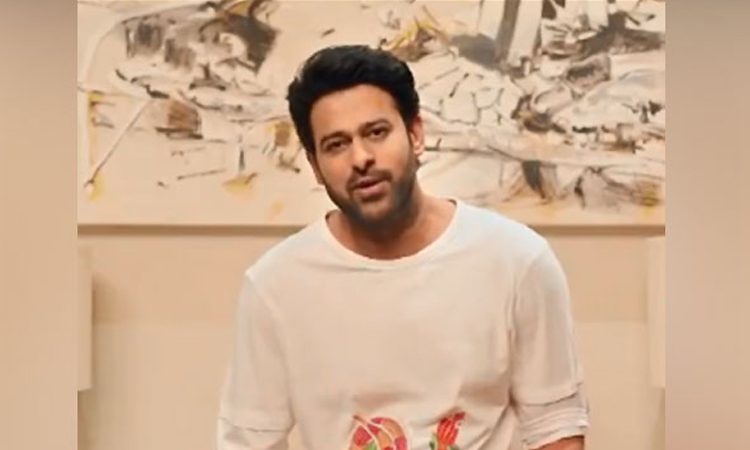 சிறுநீரக கோளாறால் உயிருக்குப் போராடும் நடிகர்...ரூ. 50 லட்சம் கொடுத்து உதவிய பிரபாஸ்