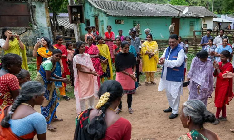 வளர்ந்த பாரதத்திற்கு வழிவகுக்கும் ஈஷாவின் முன்னெடுப்பு - பழங்குடியினர் விவகாரத்துறை மந்திரி பாராட்டு வளர்ந்த பாரதத்திற்கு வழிவகுக்கும் ஈஷாவின் முன்னெடுப்பு - பழங்குடியினர் விவகாரத்துறை மந்திரி பாராட்டு