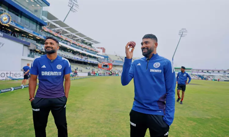 4 விக்கெட்டுகளில் இருந்த ஆகாஷ் தீப்... சிராஜ் சொன்ன வார்த்தை.. நெகிழ்ச்சி சம்பவம் 4 விக்கெட்டுகளில் இருந்த ஆகாஷ் தீப்... சிராஜ் சொன்ன வார்த்தை.. நெகிழ்ச்சி சம்பவம்