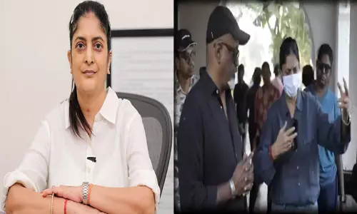 இயக்குநர் சுதா கொங்கராவிற்கு பிறந்தநாள் வாழ்த்து தெரிவித்து வீடியோ வெளியிட்ட பராசக்தி படக்குழு இயக்குநர் சுதா கொங்கராவிற்கு பிறந்தநாள் வாழ்த்து தெரிவித்து வீடியோ வெளியிட்ட பராசக்தி படக்குழு