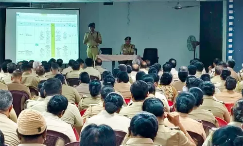 திருச்செந்தூர் கோவில் கும்பாபிஷேகம்: பாதுகாப்பு பணியில் 5 ஆயிரம் போலீசார் திருச்செந்தூர் கோவில் கும்பாபிஷேகம்: பாதுகாப்பு பணியில் 5 ஆயிரம் போலீசார்