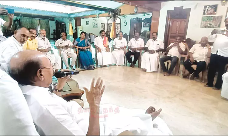 பாமக நிர்வாக குழுவில் இருந்து அன்புமணி நீக்கம் - ராமதாஸ் அதிரடி பாமக நிர்வாக குழுவில் இருந்து அன்புமணி நீக்கம் - ராமதாஸ் அதிரடி