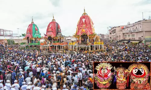 தங்க அங்கி அலங்காரம்.. பூரி ஜெகநாதரை தரிசிக்க லட்சக்கணக்கான பக்தர்கள் குவிந்தனர்