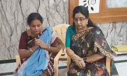 நடிகை அம்பிகா நேரில் சந்தித்து ஆறுதல்