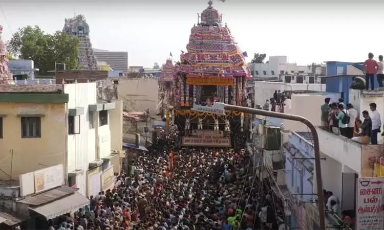 நெல்லையப்பர் கோவில் ஆனி திருவிழா தேரோட்டம்.. பல்லாயிரக்கணக்கான பக்தர்கள் பங்கேற்பு நெல்லையப்பர் கோவில் ஆனி திருவிழா தேரோட்டம்.. பல்லாயிரக்கணக்கான பக்தர்கள் பங்கேற்பு