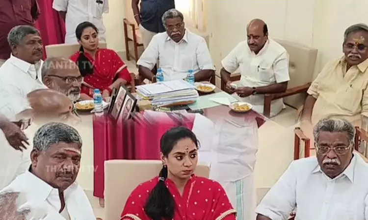 என்.ஆர்.காங்கிரஸ் எம்.எல்.ஏ-க்கள் சபாநாயகருடன் சந்திப்பு