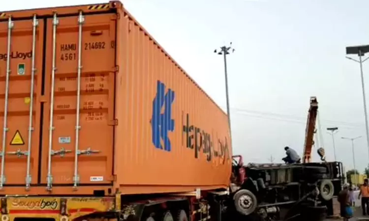 அருப்புக்கோட்டை அருகே கோர விபத்து: 3 பேர் உயிரிழந்த சோகம்