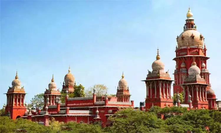 நீதிமன்ற அவமதிப்பு வழக்கு: ஐகோர்ட்டில் 5 ஐ.ஏ.எஸ். அதிகாரிகள் ஆஜர் நீதிமன்ற அவமதிப்பு வழக்கு: ஐகோர்ட்டில் 5 ஐ.ஏ.எஸ். அதிகாரிகள் ஆஜர்