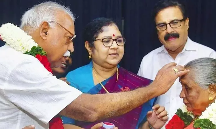 முதியோர் இல்லத்தில் மலர்ந்த காதல்...70 வயதில் திருமணம் செய்துகொண்ட காதல் ஜோடி