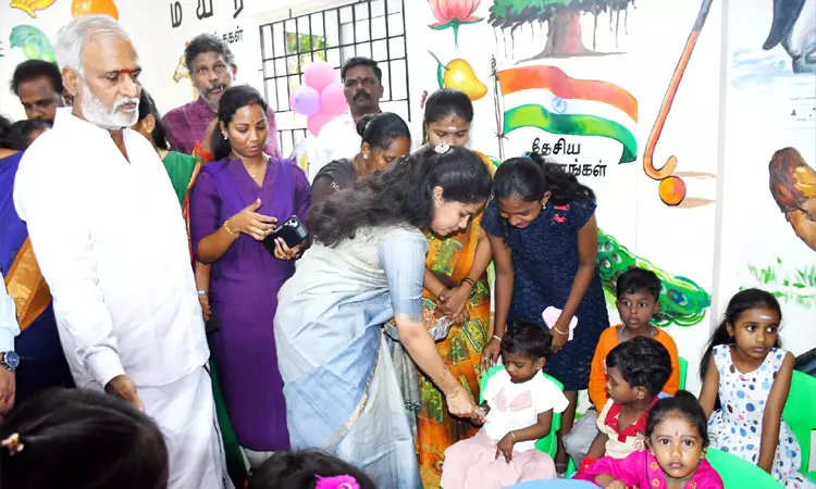 ரூ.40 லட்சம் மதிப்பீட்டில் குழந்தைகள் மையக் கட்டடம் - அமைச்சர் சேகர்பாபு திறந்து வைத்தார்