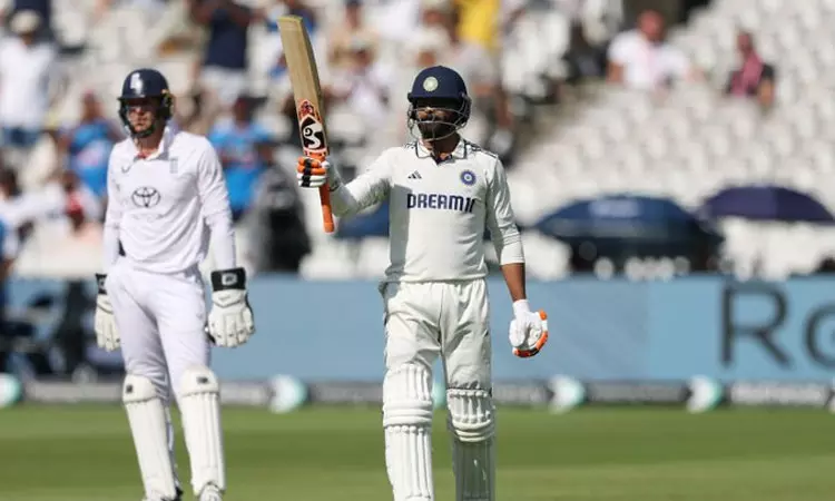 3-வது டெஸ்ட்: முதல் இன்னிங்சில் அரைசதம் அடித்த ஜடேஜா