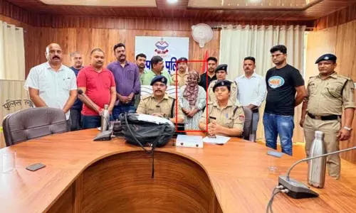 ரூ. 10 கோடி மதிப்புள்ள போதைப்பொருளுடன் இளம்பெண் கைது - அதிர்ச்சி சம்பவம் ரூ. 10 கோடி மதிப்புள்ள போதைப்பொருளுடன் இளம்பெண் கைது - அதிர்ச்சி சம்பவம்