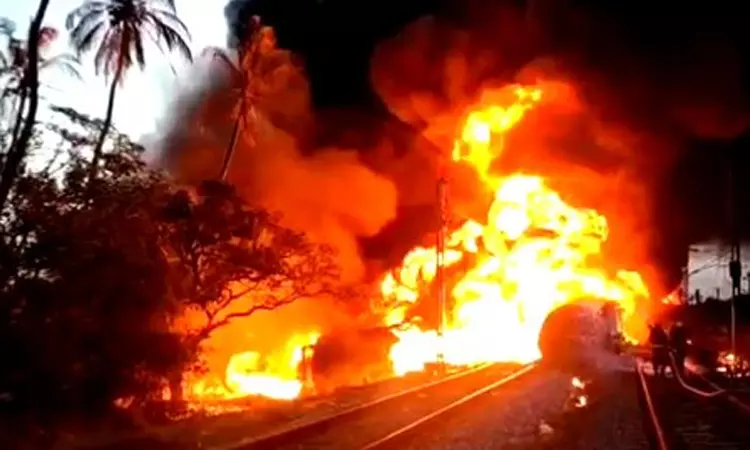 தீ விபத்தால் ரெயில் சேவை பாதிப்பு - சிறப்பு பேருந்துகள் இயக்கம்