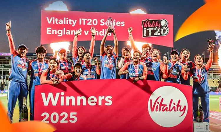 இந்தியா-இங்கிலாந்து டி20 தொடர்: இம்பேக்ட் பீல்டர் விருதை வென்ற வீராங்கனை யார் தெரியுமா..?