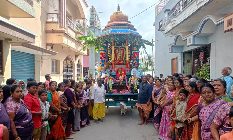 தர்மபுரி குமாரசாமிபேட்டை துர்க்கையம்மன் கோவில் தேரோட்டம் தர்மபுரி குமாரசாமிபேட்டை துர்க்கையம்மன் கோவில் தேரோட்டம்