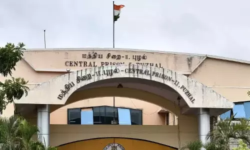 புழல் சிறையில் காவலரை தாக்கிய நைஜீரிய பெண் கைதி; அதிர்ச்சி சம்பவம்