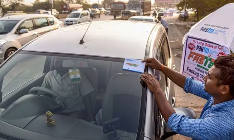 பாஸ்டேக் ஸ்டிக்கரை ஒட்டாமல் கைவசம் வைத்திருந்தால் நடவடிக்கை; தேசிய நெடுஞ்சாலை ஆணையம்