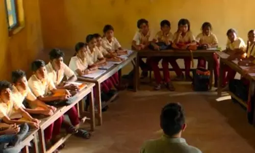தமிழகத்தில் பள்ளிக்கூடங்களில் ப வடிவ வகுப்பறைகள் - இன்று முதல் அமல் தமிழகத்தில் பள்ளிக்கூடங்களில் ப வடிவ வகுப்பறைகள் - இன்று முதல் அமல்
