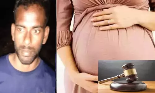 ஓடும் ரெயிலில் இருந்து கர்ப்பிணியை வெளியே தள்ளிய வழக்கு: கோர்ட்டு அதிரடி உத்தரவு ஓடும் ரெயிலில் இருந்து கர்ப்பிணியை வெளியே தள்ளிய வழக்கு: கோர்ட்டு அதிரடி உத்தரவு