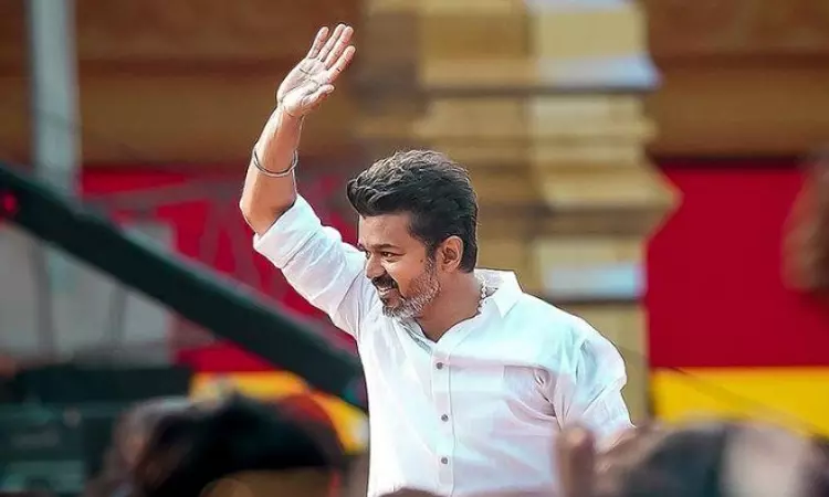 மதுரையில் ஆகஸ்டு 25-ம் தேதி தவெக 2-வது மாநில மாநாடு - விஜய் அறிவிப்பு மதுரையில் ஆகஸ்டு 25-ம் தேதி தவெக 2-வது மாநில மாநாடு - விஜய் அறிவிப்பு