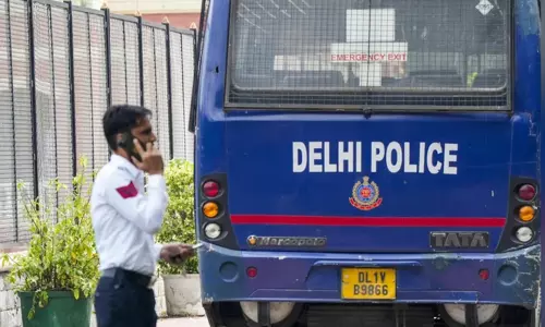 தொடர்ந்து 2-வது நாளாக டெல்லியில் 5 பள்ளிகளுக்கு வெடிகுண்டு மிரட்டல் தொடர்ந்து 2-வது நாளாக டெல்லியில் 5 பள்ளிகளுக்கு வெடிகுண்டு மிரட்டல்