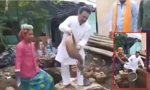 ரீல்சுக்காக சிமெண்ட் சுமந்த டாக்டர்; அடுத்து நடந்த விபரீதம்... வைரலான வீடியோ ரீல்சுக்காக சிமெண்ட் சுமந்த டாக்டர்; அடுத்து நடந்த விபரீதம்... வைரலான வீடியோ