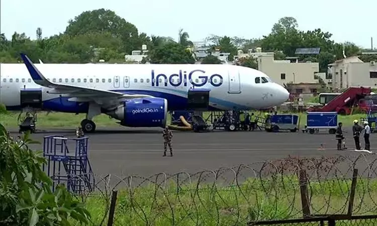என்ஜின் கோளாறு; இண்டிகோ விமானம் அவசரமாக தரையிறக்கம்