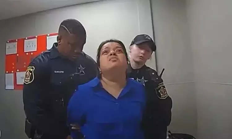 அமெரிக்க சூப்பர் மார்க்கெட்டில் இந்திய பெண் செய்த செயல்.. இதை மட்டும் செய்யாதீர்கள் என எச்சரிக்கை