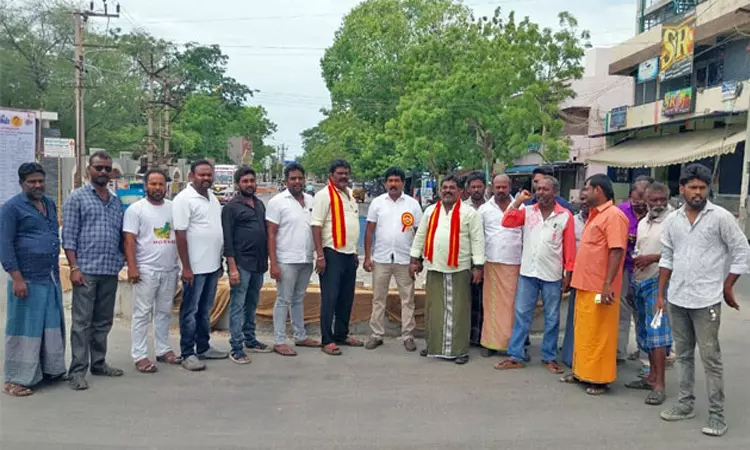 தூத்துக்குடி மாநகராட்சியை கண்டித்து தவெக ஆர்ப்பாட்டம்