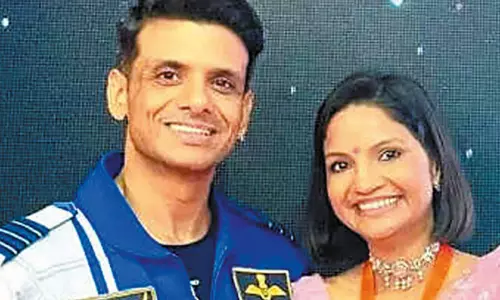 சுபான்ஷு சுக்லாவின் வருகைக்காக காத்திருக்கும் மனைவி காம்னா சுபான்ஷு சுக்லாவின் வருகைக்காக காத்திருக்கும் மனைவி காம்னா