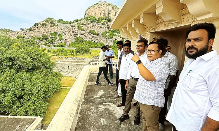 உலக பாரம்பரிய சின்னமாக செஞ்சிக்கோட்டை அறிவிப்பு: அடிப்படை வசதிகள் குறித்து ஆய்வு