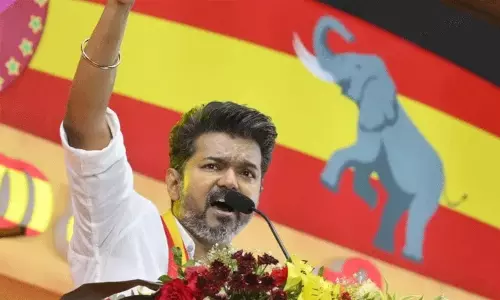 பா.ஜ.க.வோடு கூட்டணி வைத்திருக்கும் யாரையும் சேர்த்துக்கொள்ள மாட்டோம் - த.வெ.க. திட்டவட்டம் பா.ஜ.க.வோடு கூட்டணி வைத்திருக்கும் யாரையும் சேர்த்துக்கொள்ள மாட்டோம் - த.வெ.க. திட்டவட்டம்