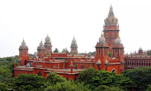 கடலூர் மலையடி குப்பம் விவசாயிகளை அப்புறப்படுத்த இடைக்கால தடை: சென்னை ஐகோர்ட்டு உத்தரவு கடலூர் மலையடி குப்பம் விவசாயிகளை அப்புறப்படுத்த இடைக்கால தடை: சென்னை ஐகோர்ட்டு உத்தரவு