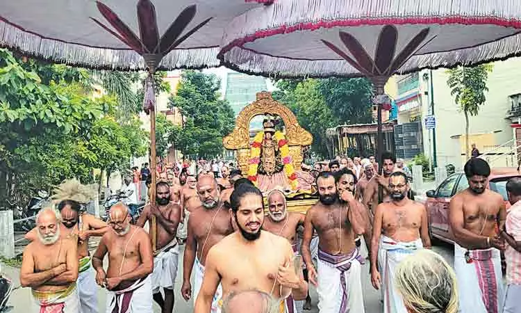 காஞ்சீபுரம் வரதராஜ பெருமாள் கோவிலில் ஆடிப்பூர உற்சவம் தொடக்கம்