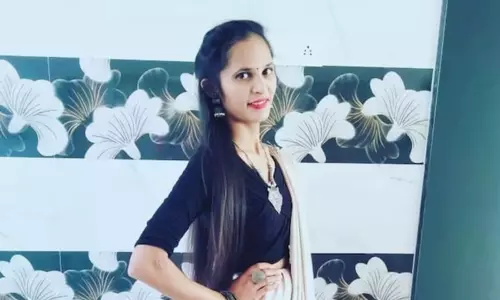 ஆன்லைன் மோசடியில் ரூ.28 லட்சத்தை இழந்த பெண் வங்கி அதிகாரி தற்கொலை - உருக்கமான கடிதம் சிக்கியது ஆன்லைன் மோசடியில் ரூ.28 லட்சத்தை இழந்த பெண் வங்கி அதிகாரி தற்கொலை - உருக்கமான கடிதம் சிக்கியது