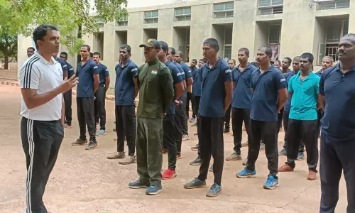 கமாண்டோ பயிற்சி காவலர்களுக்கு தூத்துக்குடி எஸ்.பி. அறிவுரை கமாண்டோ பயிற்சி காவலர்களுக்கு தூத்துக்குடி எஸ்.பி. அறிவுரை