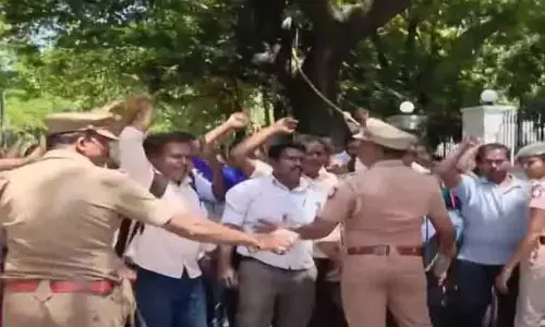 சென்னை: பகுதிநேர ஆசிரியர்கள் போராட்டம் தற்காலிகமாக ஒத்திவைப்பு
