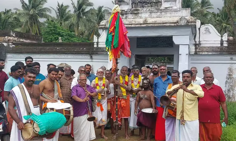 சொரிமுத்து அய்யனார் கோவிலுக்கு மலையாளத்து வல்லய ஊர்வலம் புறப்பட்டது