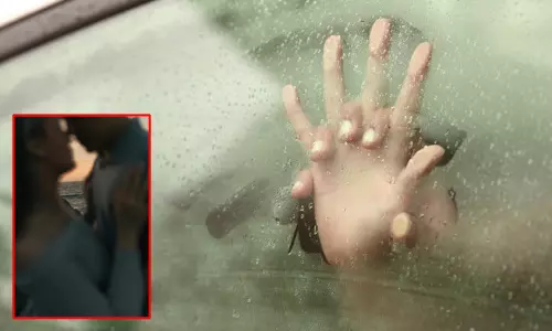 டிக்டாக்கிற்காக வங்கியில் ஆபாச செயல்; வைரலாகி பரபரப்பு ஏற்படுத்திய வீடியோ டிக்டாக்கிற்காக வங்கியில் ஆபாச செயல்; வைரலாகி பரபரப்பு ஏற்படுத்திய வீடியோ