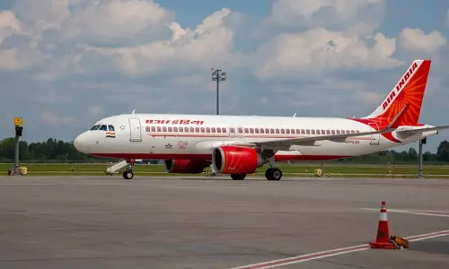 டெல்லி புறப்படவிருந்த ஏர் இந்தியா விமானத்தில் தொழில்நுட்ப கோளாறு - பயணிகள் அவதி டெல்லி புறப்படவிருந்த ஏர் இந்தியா விமானத்தில் தொழில்நுட்ப கோளாறு - பயணிகள் அவதி