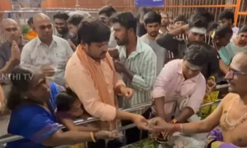 திருவண்ணாமலை அண்ணாமலையார் கோவிலில் அலைமோதிய பக்தர்கள் கூட்டம் திருவண்ணாமலை அண்ணாமலையார் கோவிலில் அலைமோதிய பக்தர்கள் கூட்டம்