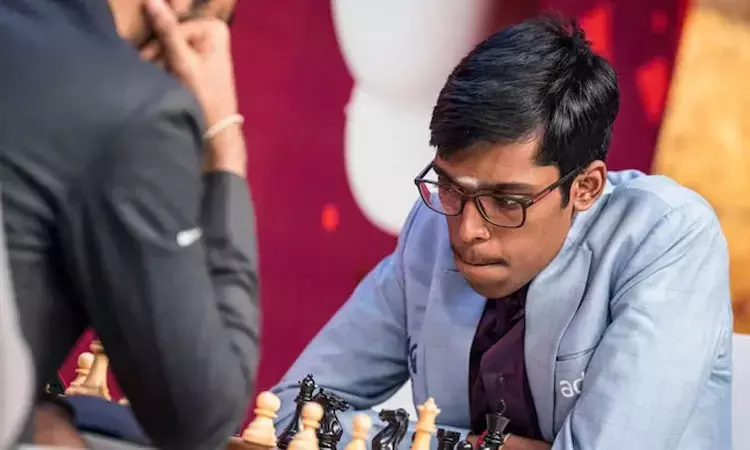 பிரீஸ்டைல் சர்வதேச செஸ் : கார்ல்செனிடம் வீழ்ந்த பிரக்ஞானந்தா