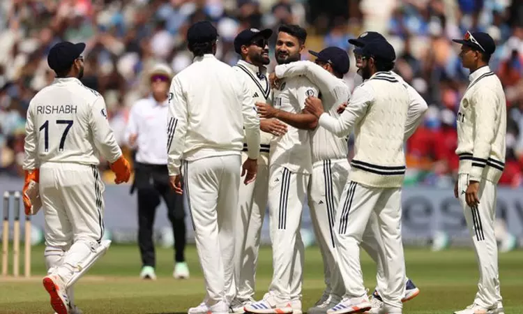 கில் இல்லை.. இங்கிலாந்து அணி பயப்படும் வீரர் இவர்தான் - மஞ்ச்ரேக்கர் பாராட்டு கில் இல்லை.. இங்கிலாந்து அணி பயப்படும் வீரர் இவர்தான் - மஞ்ச்ரேக்கர் பாராட்டு