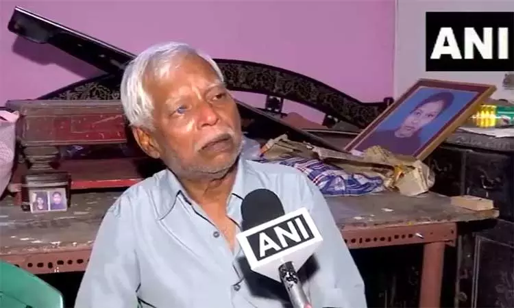 12 பேர் விடுதலை; உண்மையான குற்றவாளிகள் யார்? - மும்பை குண்டுவெடிப்பில் மகளை இழந்த தந்தை வேதனை 12 பேர் விடுதலை; உண்மையான குற்றவாளிகள் யார்? - மும்பை குண்டுவெடிப்பில் மகளை இழந்த தந்தை வேதனை