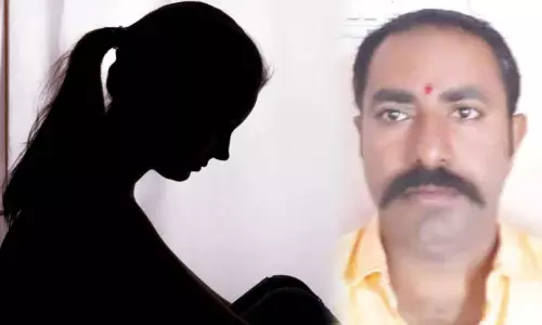 உதவி கேட்டு அழைப்பு விடுத்த பெண்ணை பாலியல் பலாத்காரம் செய்த போலீஸ்காரர் உதவி கேட்டு அழைப்பு விடுத்த பெண்ணை பாலியல் பலாத்காரம் செய்த போலீஸ்காரர்