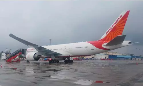 ஓடுபாதையை விட்டு விலகிச் சென்ற ஏர் இந்தியா விமானம் - மும்பை விமான நிலையத்தில் பரபரப்பு ஓடுபாதையை விட்டு விலகிச் சென்ற ஏர் இந்தியா விமானம் - மும்பை விமான நிலையத்தில் பரபரப்பு