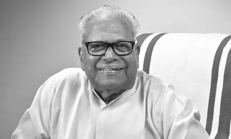 கேரள முன்னாள் முதல்-மந்திரி வி.எஸ்.அச்சுதானந்தன் மரணம்: மாநிலத்தில் இன்று பொது விடுமுறை