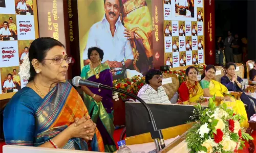 அவர் வரவில்லை என்றாலும் மனம் இங்குதான் இருக்கும் - துர்கா ஸ்டாலின் அவர் வரவில்லை என்றாலும் மனம் இங்குதான் இருக்கும் - துர்கா ஸ்டாலின்