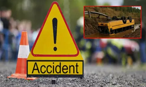 ரஷியாவில் சாலை விபத்து; 19 தொழிலாளர்கள் பலி ரஷியாவில் சாலை விபத்து; 19 தொழிலாளர்கள் பலி